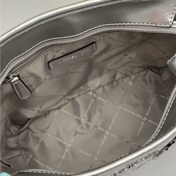 Michael Kors Jet Set Girls Print White Signature XSMALL Carryall Top Zip… - Picture 10 of 16